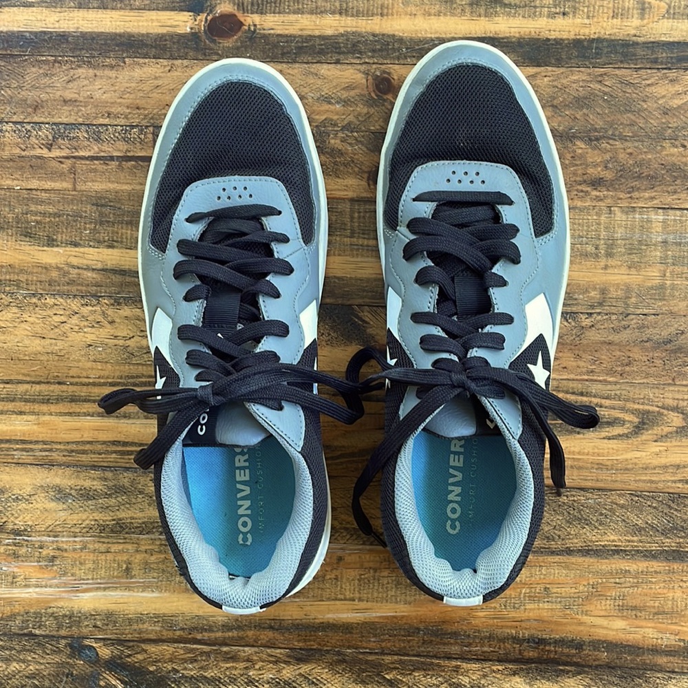 Men’s Converse sneakers, size 10.5